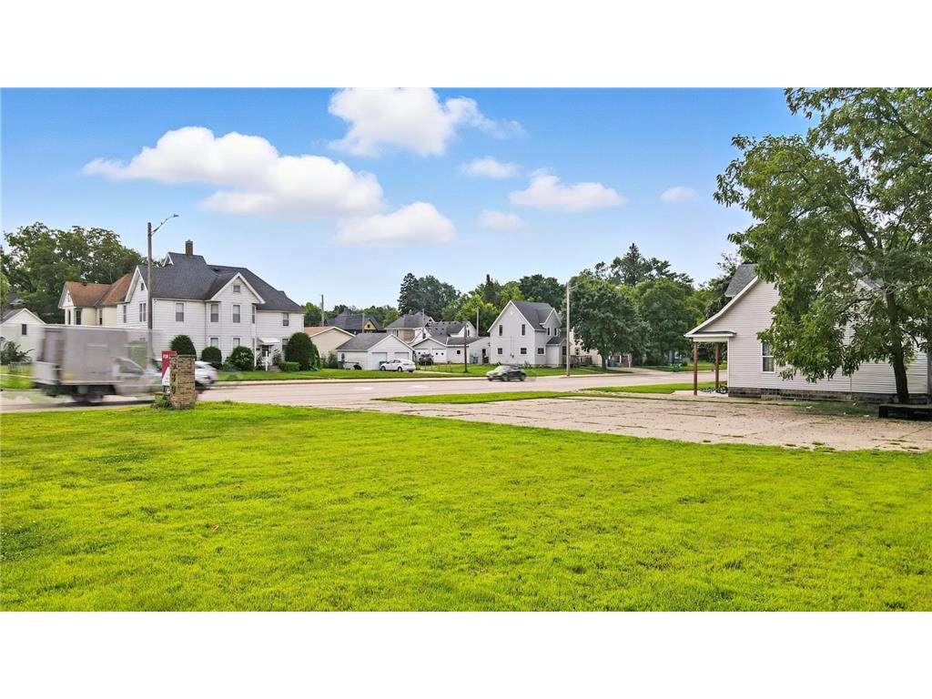 330 S Oak Avenue Owatonna MN 55060 7000722 image9