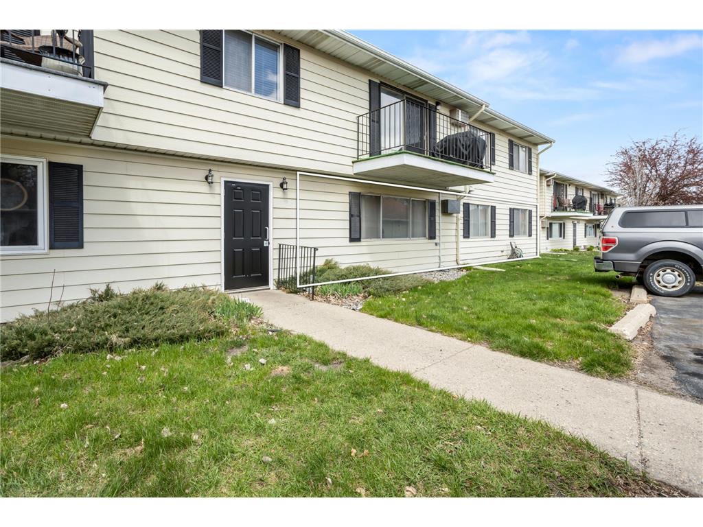 3301 Cherry Lane N #A4 Fargo ND 58102 7070033 image1