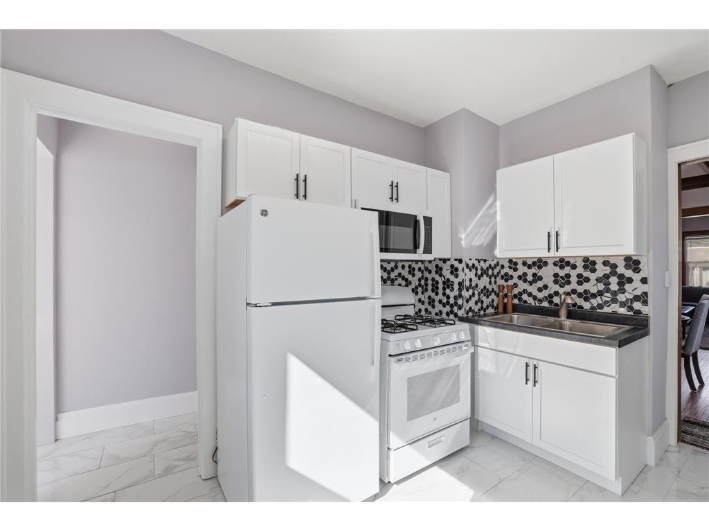 3301 Lyndale Avenue N Minneapolis MN 55412 7066772 image20