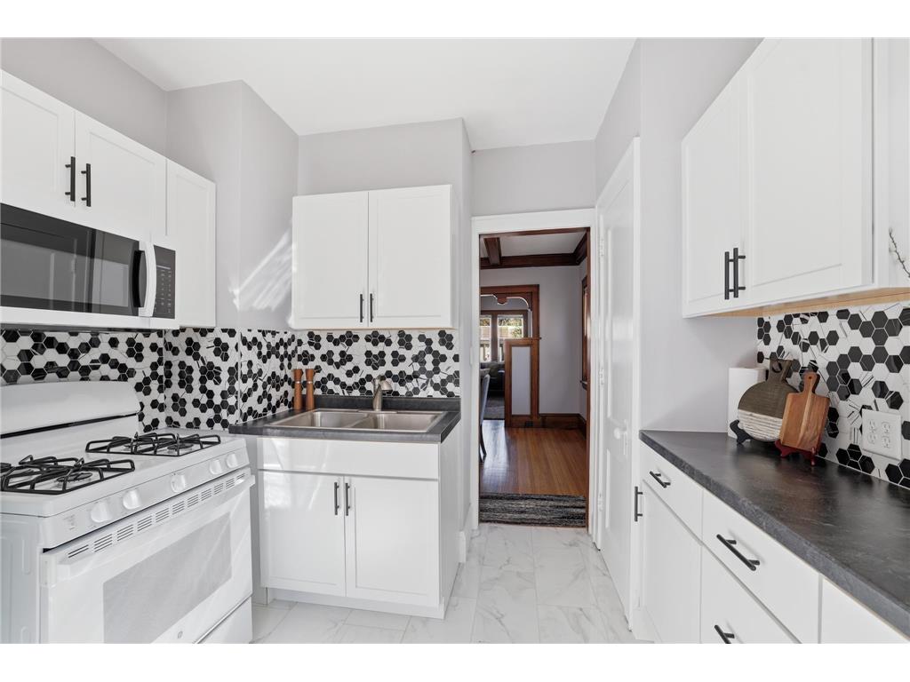3301 Lyndale Avenue N Minneapolis MN 55412 7066772 image21