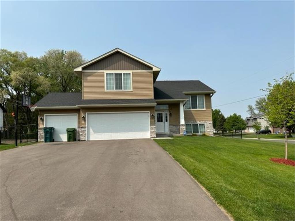 3305 237th Avenue NW, Saint Francis, MN 55070 MLS 6373456 Edina Realty