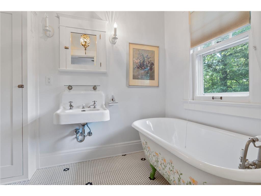 3307 N Nokomis NE Alexandria MN 56308 - Le Homme Dieu 6747241 image17