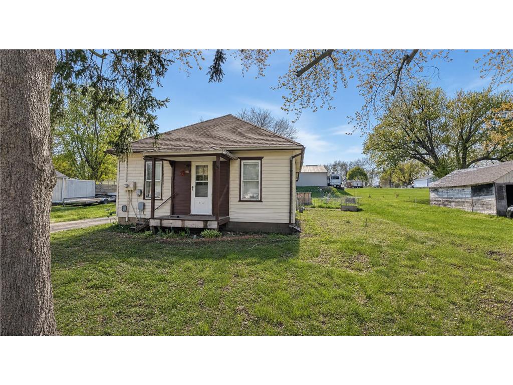 331 2nd Avenue NW Glenville MN 56036 7075933 image1
