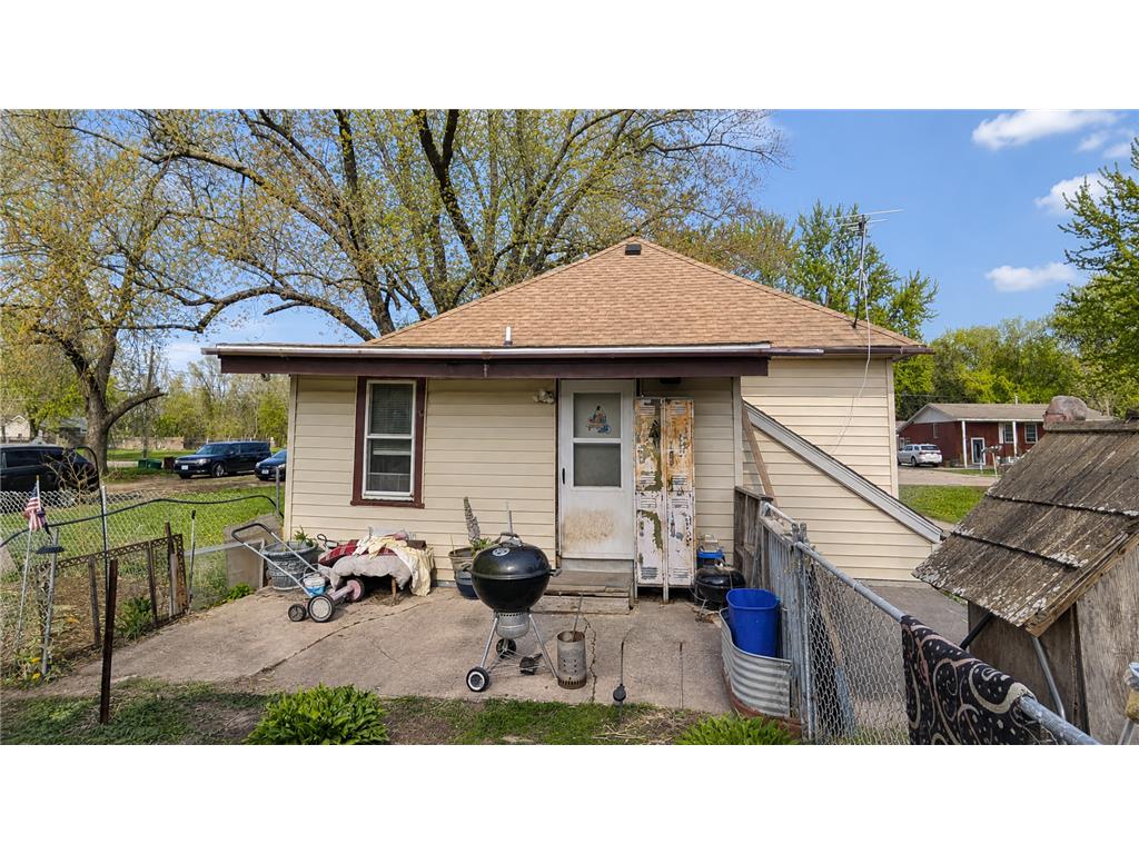 331 2nd Avenue NW Glenville MN 56036 7075933 image3