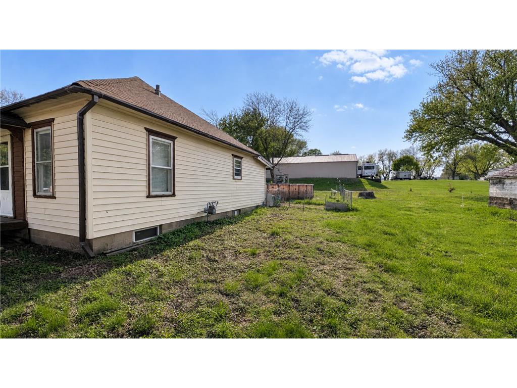 331 2nd Avenue NW Glenville MN 56036 7075933 image4