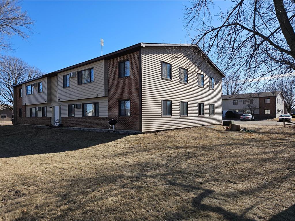 331 333 Fox Lake Avenue Sherburn MN 56171 6655048 image1