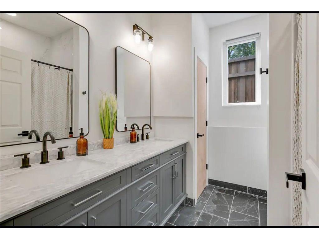 3310 Lyndale Avenue S Minneapolis MN 55408 6819609 image8