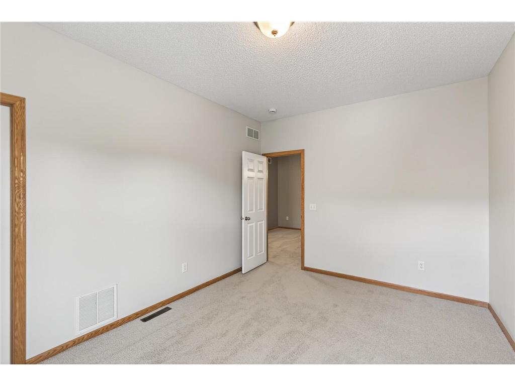 3311 Hazel Trail #H Woodbury MN 55129 7068361 image23