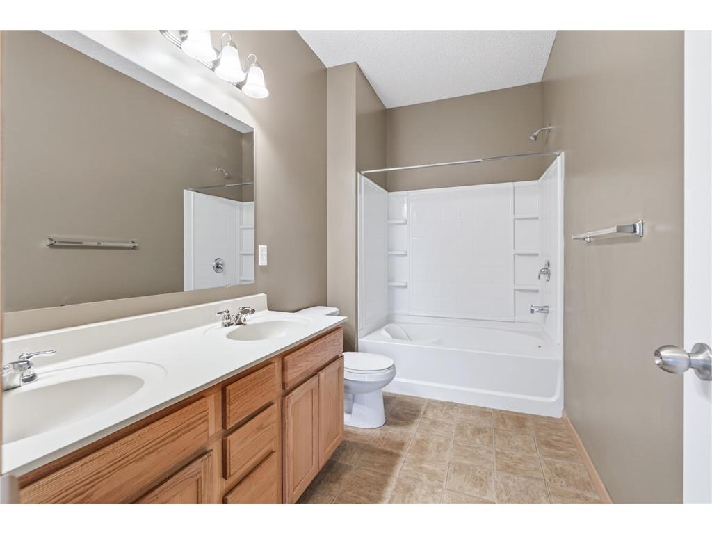3311 Hazel Trail #H Woodbury MN 55129 7068361 image29