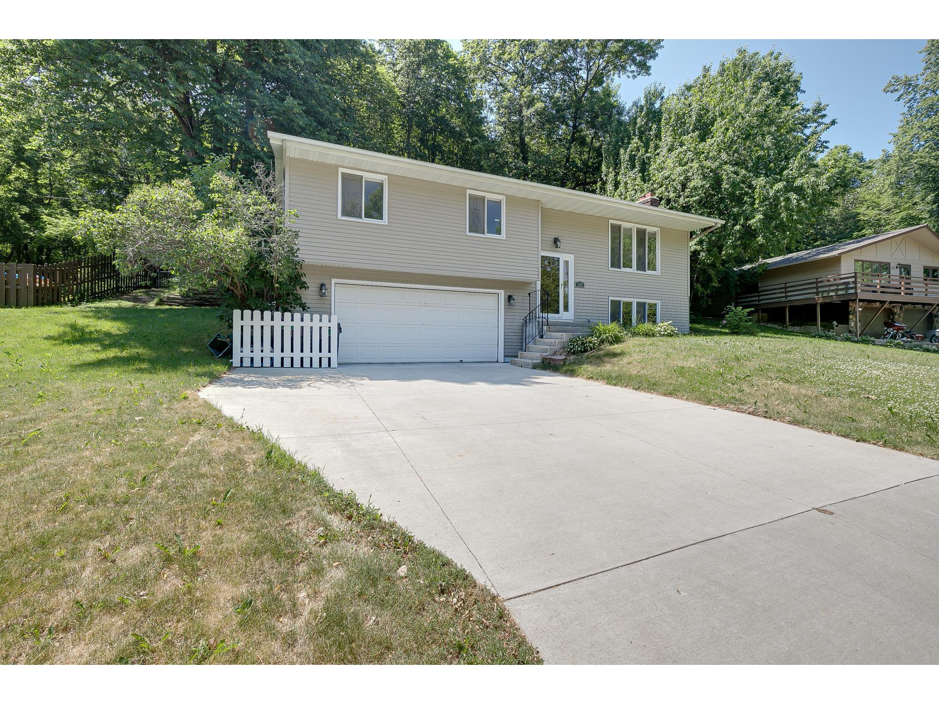 3315 Brookview Drive, Burnsville, MN 55337 MLS 5769860 Edina Realty