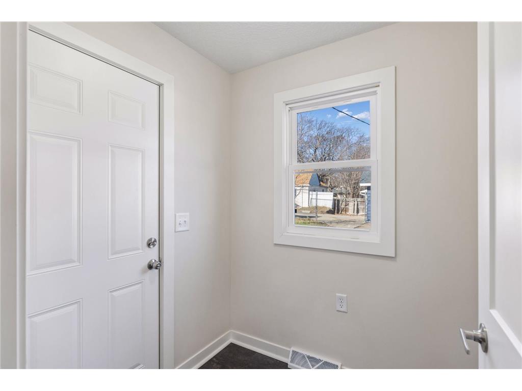 3315 Vincent Avenue N Minneapolis MN 55412 7074259 image17