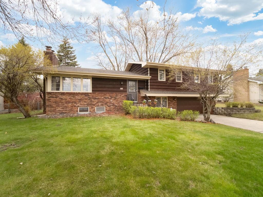 3316 Edgemere Avenue, Saint Anthony, MN 55418 MLS 5752939 Edina Realty