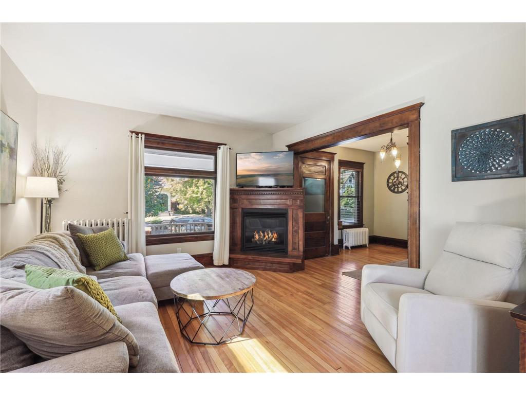 3317 Dupont Avenue S Minneapolis MN 55408 6605461 image1