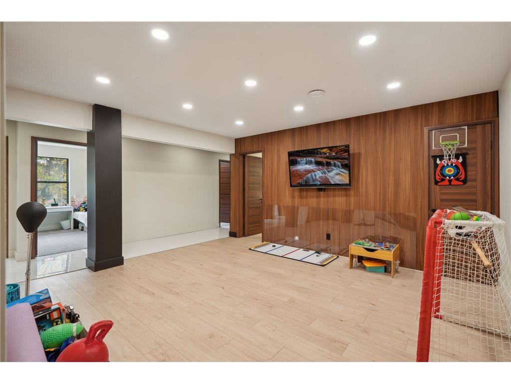 3318 W Owasso Boulevard Shoreview MN 55126 - Owasso 6747996 image44