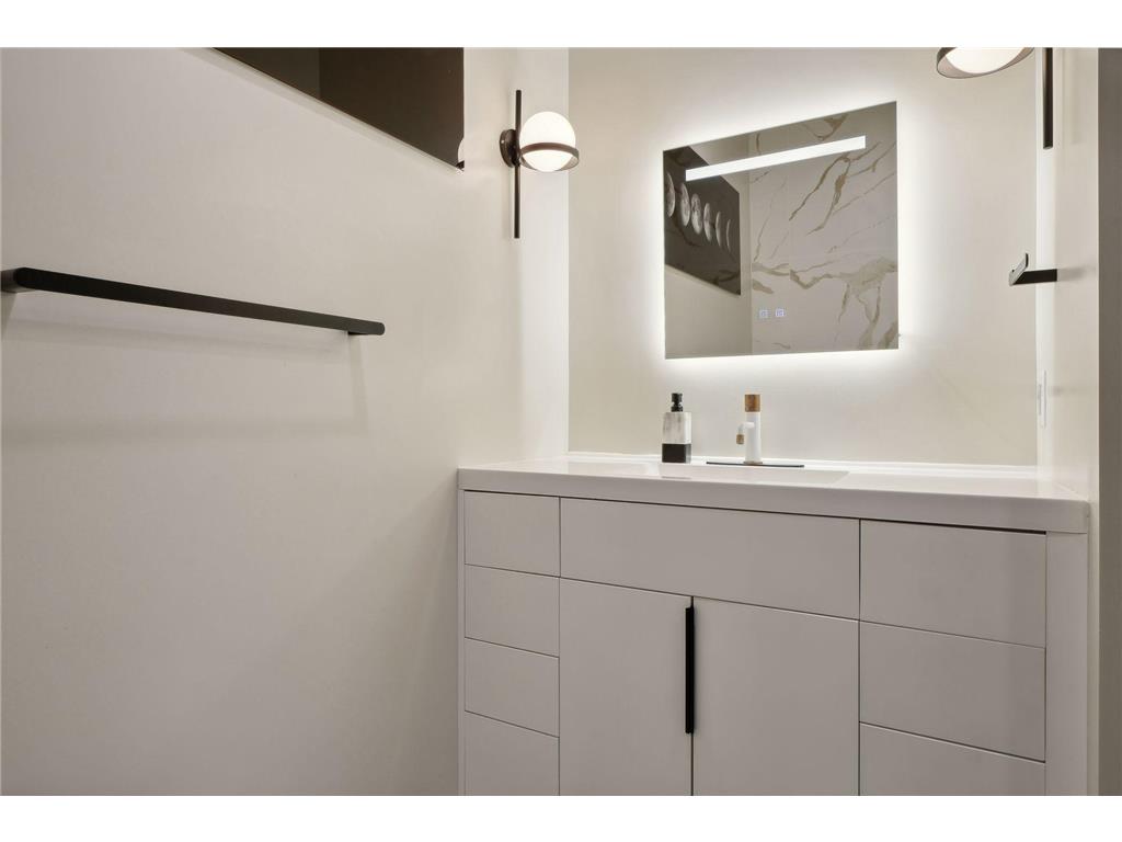 3318 W Owasso Boulevard Shoreview MN 55126 - Owasso 6747996 image51