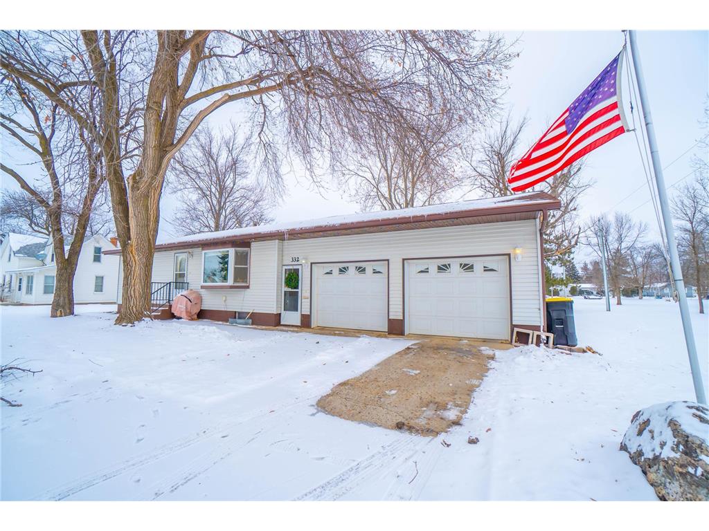 332 4th Street NW Perham MN 56573 6823582 image1