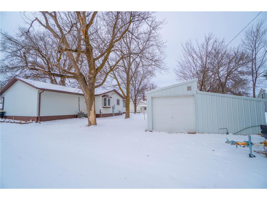 332 4th Street NW Perham MN 56573 6823582 image5