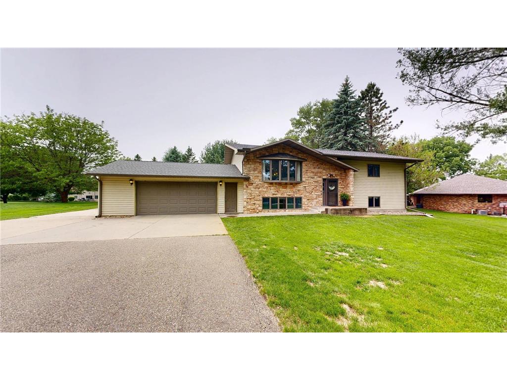 3322 8th Street NE Willmar MN 56201 6735229 image1