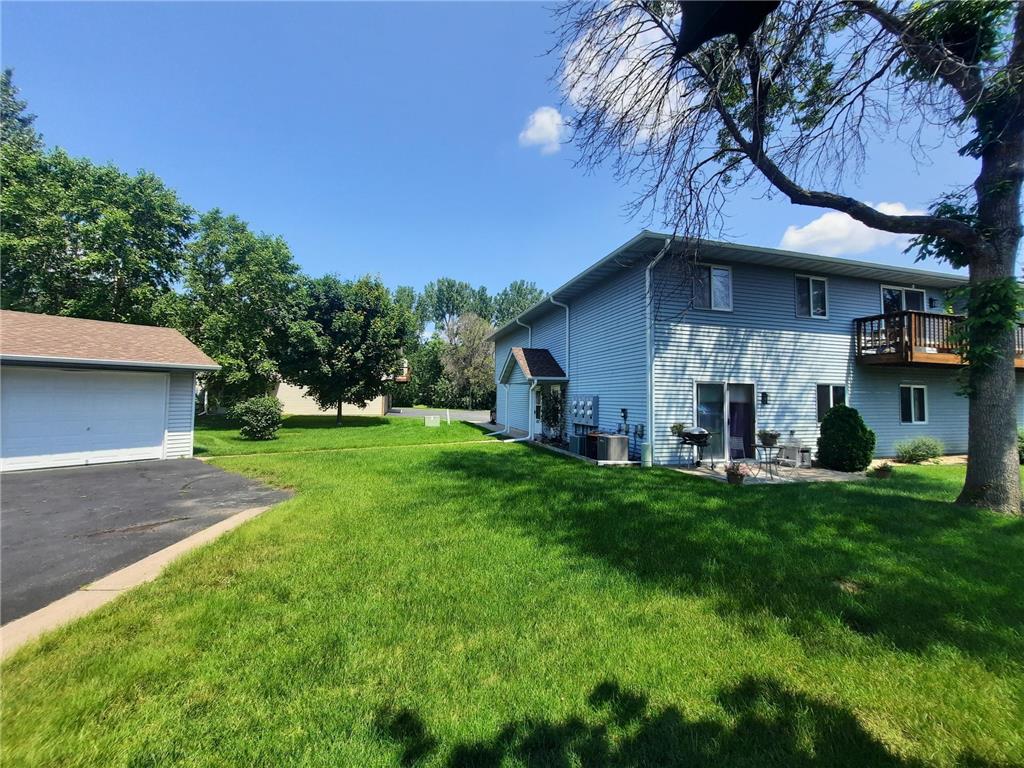 3325 Greenbrier Street #D302 Vadnais Heights MN 55127 6566065 image1