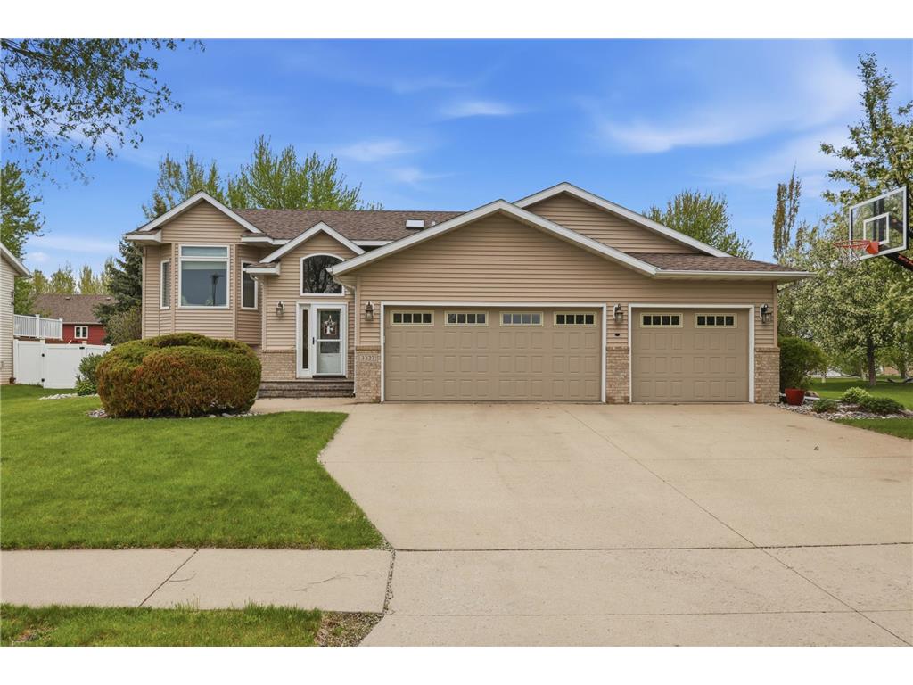 3327 46 Avenue S Fargo ND 58104 7075975 image1