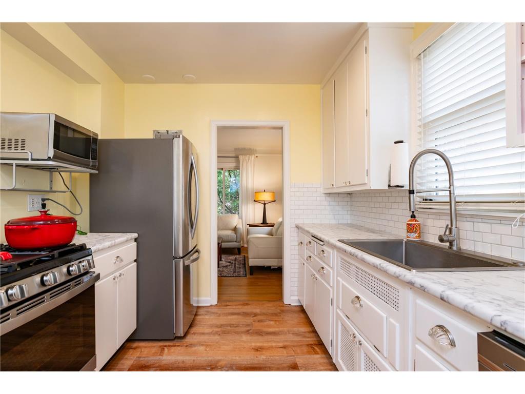 3331 Parkview Boulevard Robbinsdale MN 55422 7053927 image12