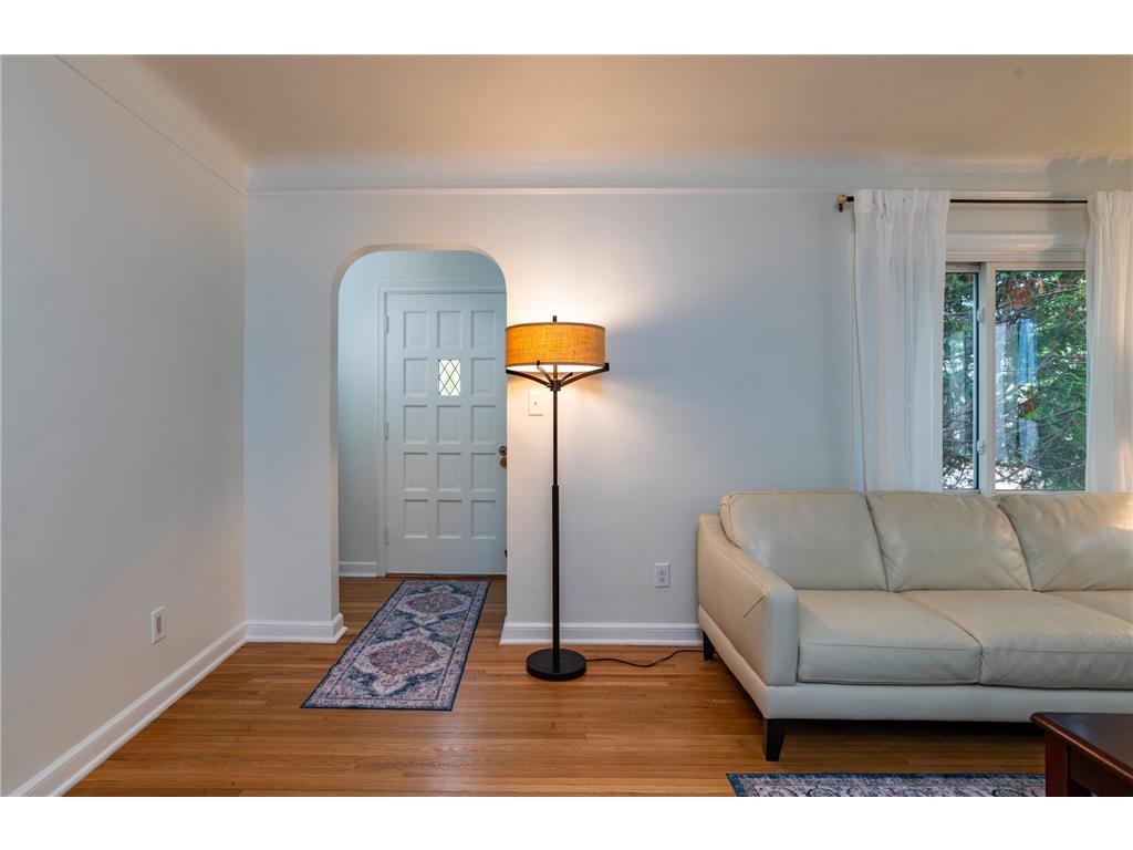 3331 Parkview Boulevard Robbinsdale MN 55422 7053927 image4