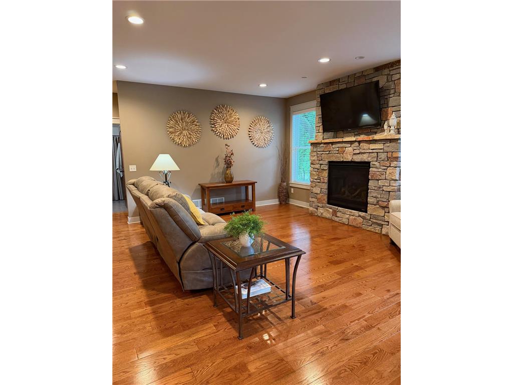 3335 Victoria Street N Shoreview MN 55126 7091934 image12