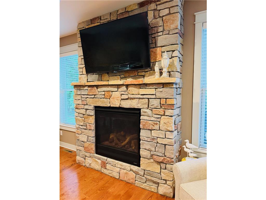 3335 Victoria Street N Shoreview MN 55126 7091934 image13
