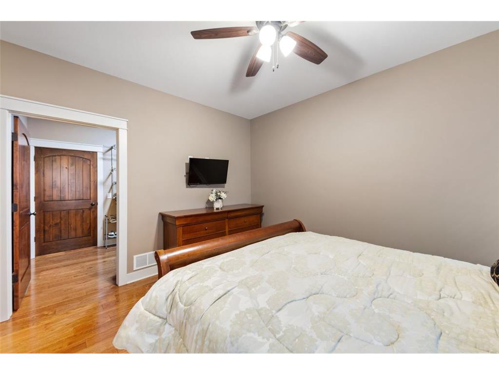 3335 Victoria Street N Shoreview MN 55126 7091934 image19