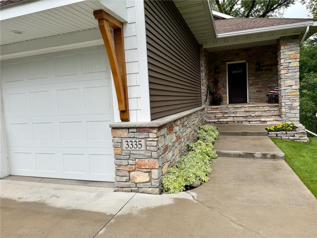 3335 Victoria Street N Shoreview MN 55126 7091934 image2