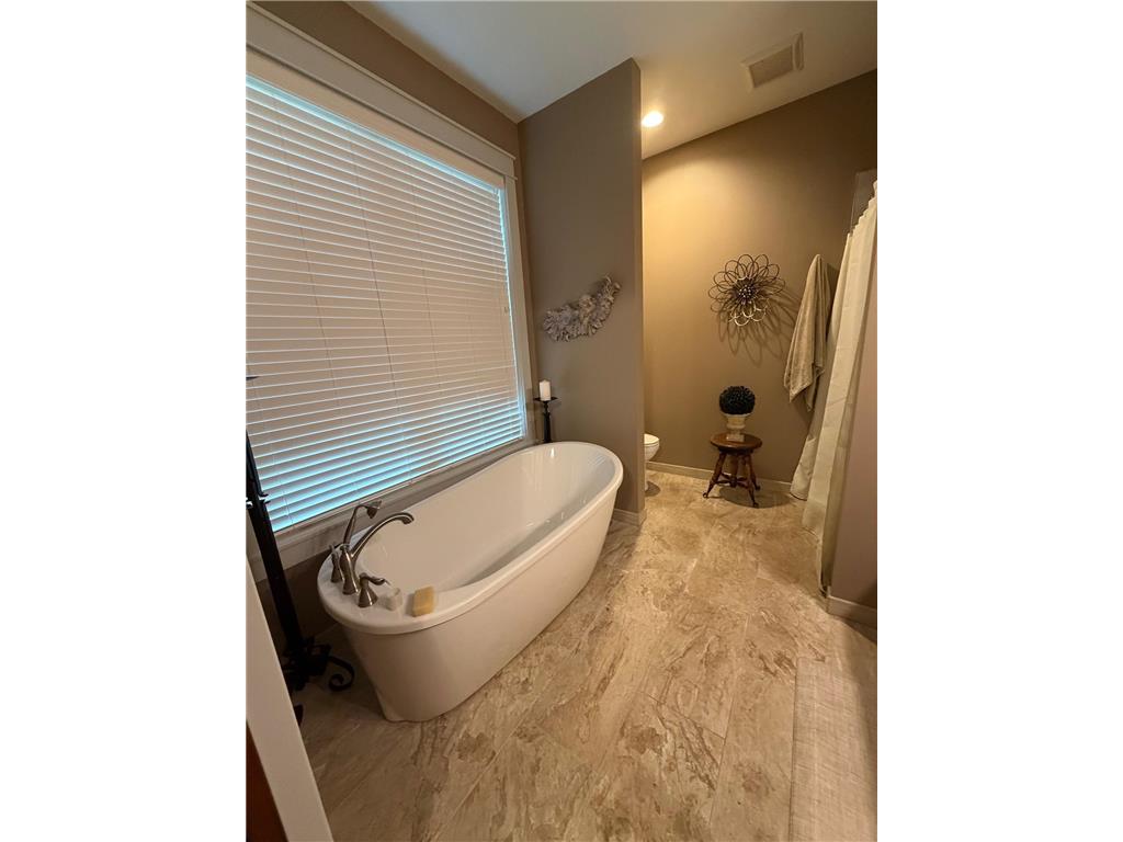 3335 Victoria Street N Shoreview MN 55126 7091934 image20