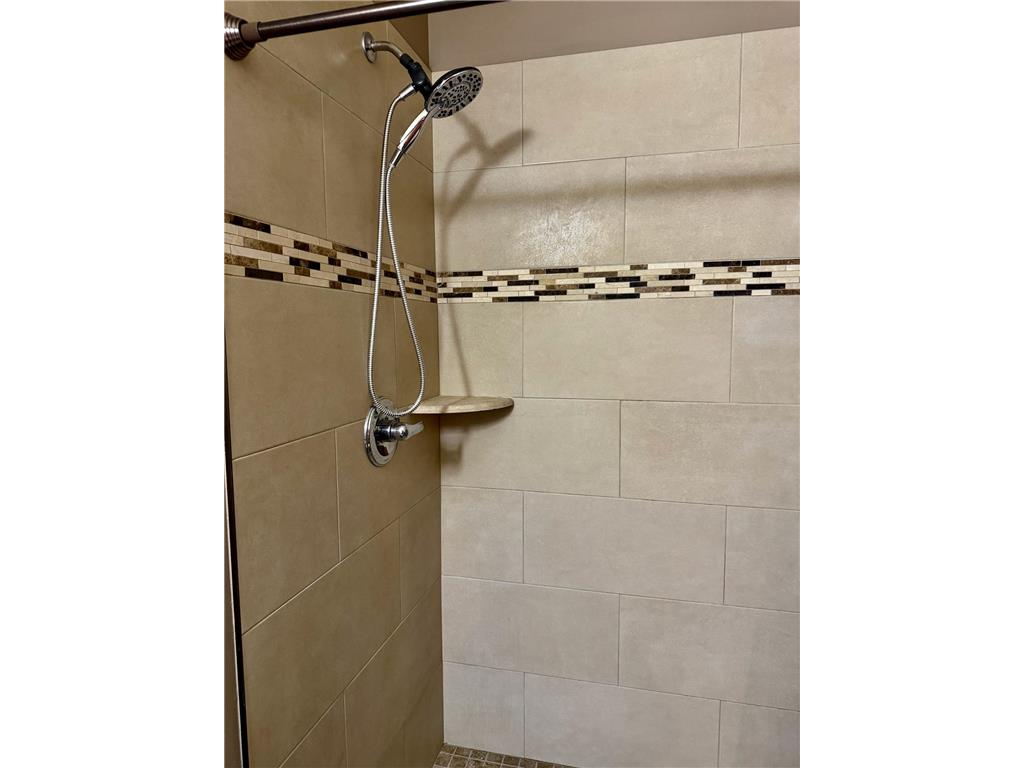 3335 Victoria Street N Shoreview MN 55126 7091934 image26