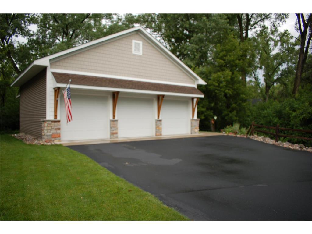 3335 Victoria Street N Shoreview MN 55126 7091934 image30