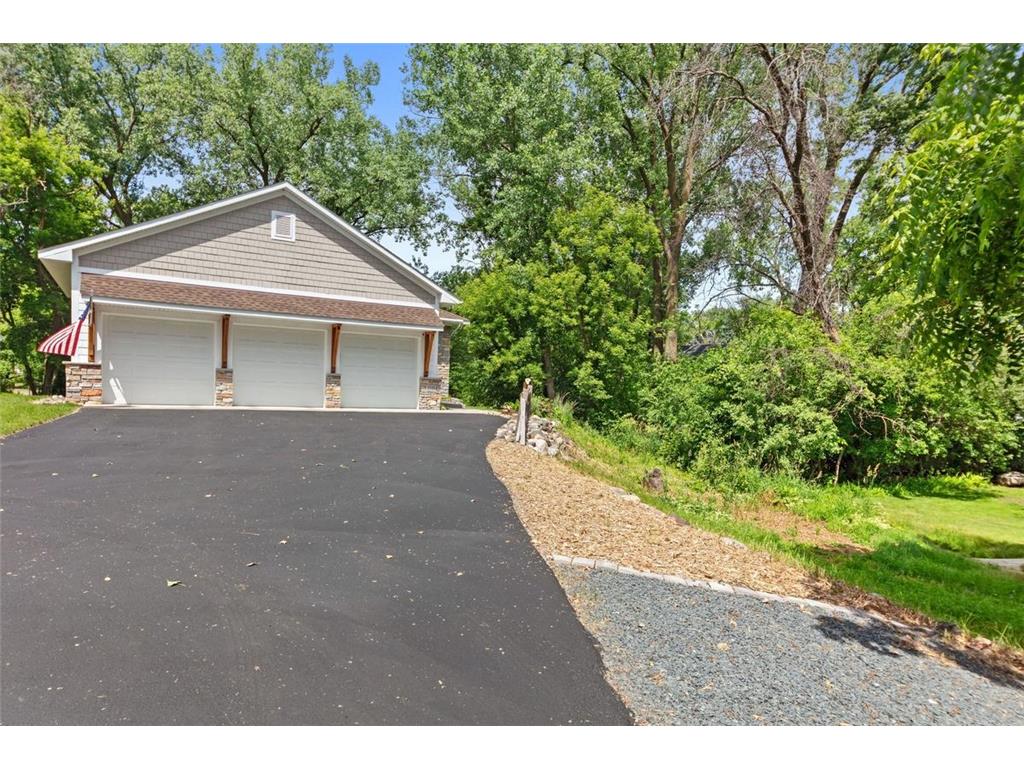 3335 Victoria Street N Shoreview MN 55126 7091934 image60