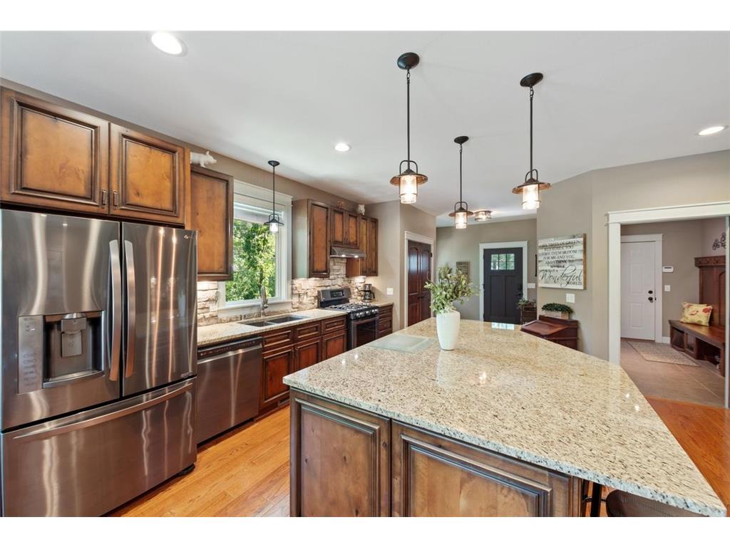 3335 Victoria Street N Shoreview MN 55126 7091934 image7