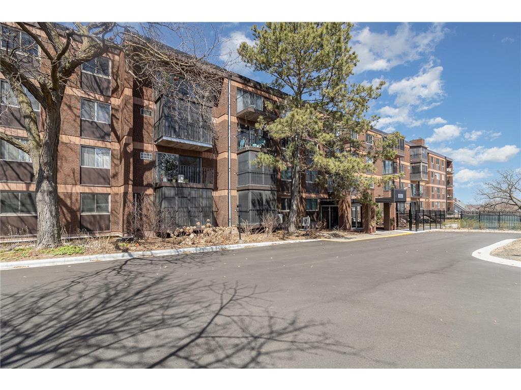 334 Cherokee Avenue #401 Saint Paul MN 55107 - Mississippi 6701613 image1