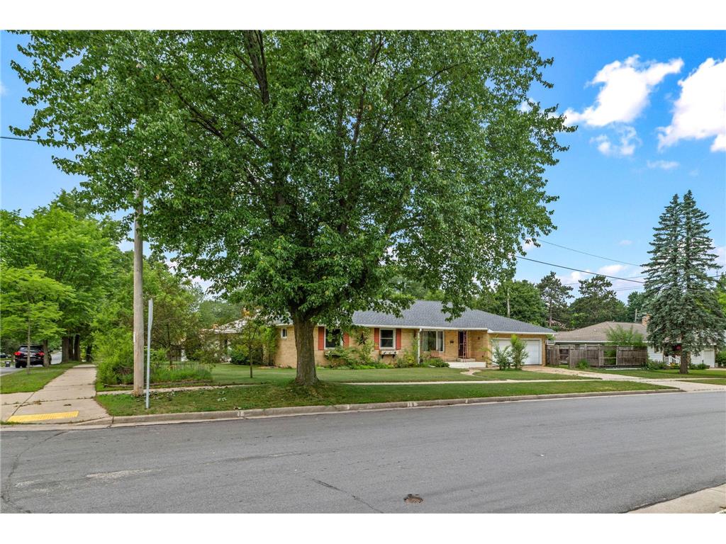 334 Margaret Street Eau Claire WI 54701 7083019 image3