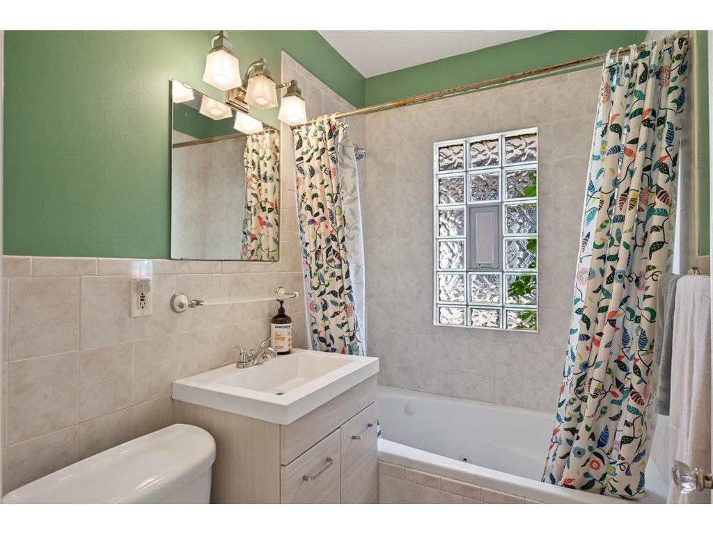 3342 Xerxes Avenue N Minneapolis MN 55412 7072489 image20