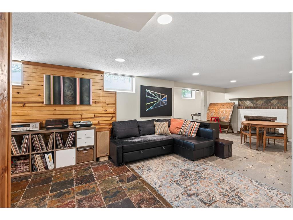 3342 Xerxes Avenue N Minneapolis MN 55412 7072489 image32