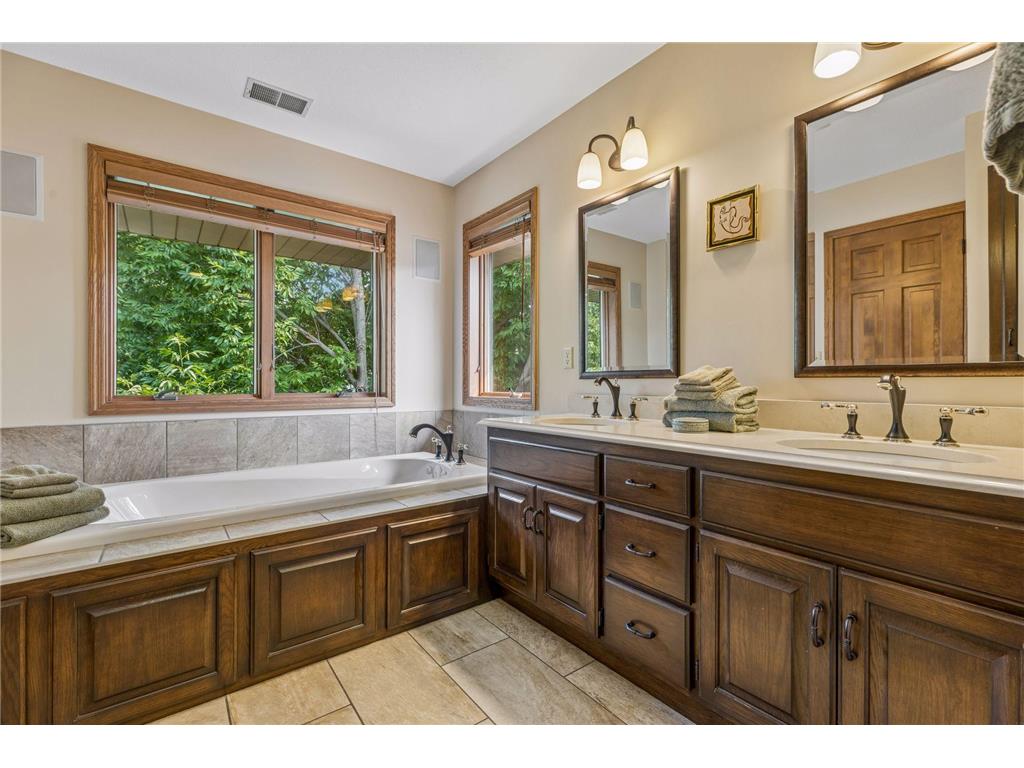 3344 Charleston Drive Woodbury MN 55129 7111502 image32