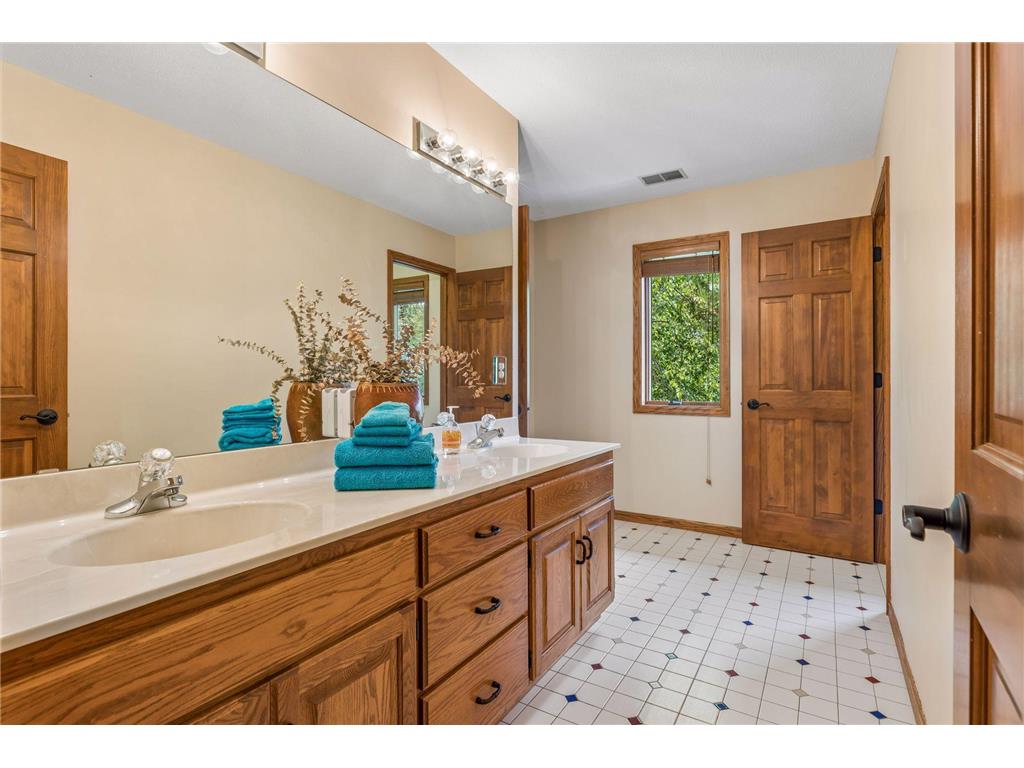 3344 Charleston Drive Woodbury MN 55129 7111502 image37