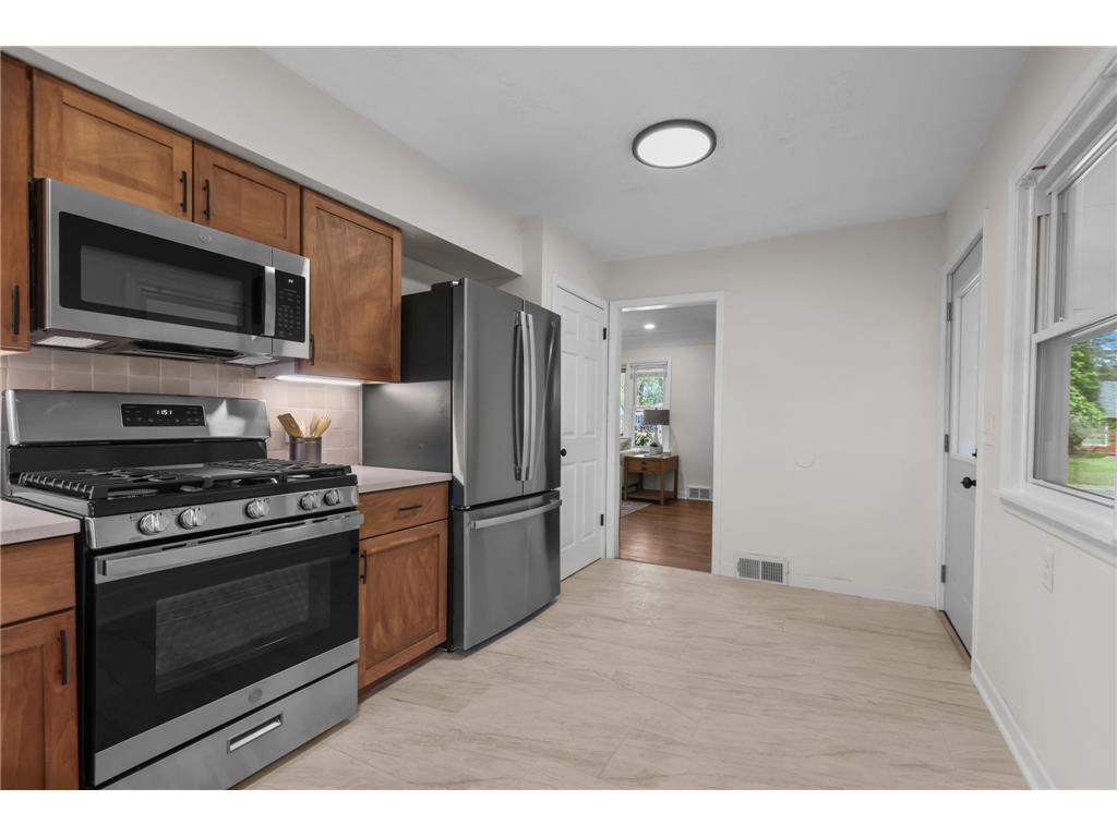 3349 49th Avenue N Brooklyn Center MN 55429 7074370 image3