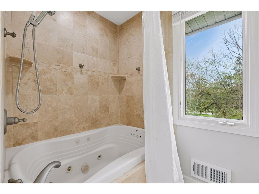 335 Queensland Lane N Plymouth MN 55447 7012119 image38