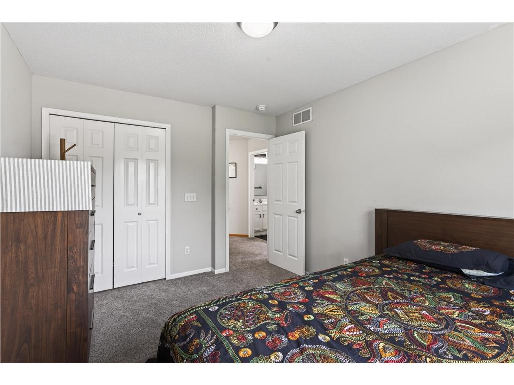 3351 N View Lane Woodbury MN 55125 7085797 image32