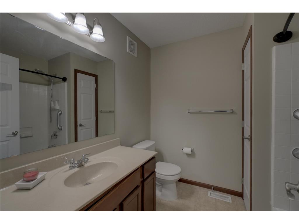 3352 Hazel Trail #E Woodbury MN 55129 6815429 image23