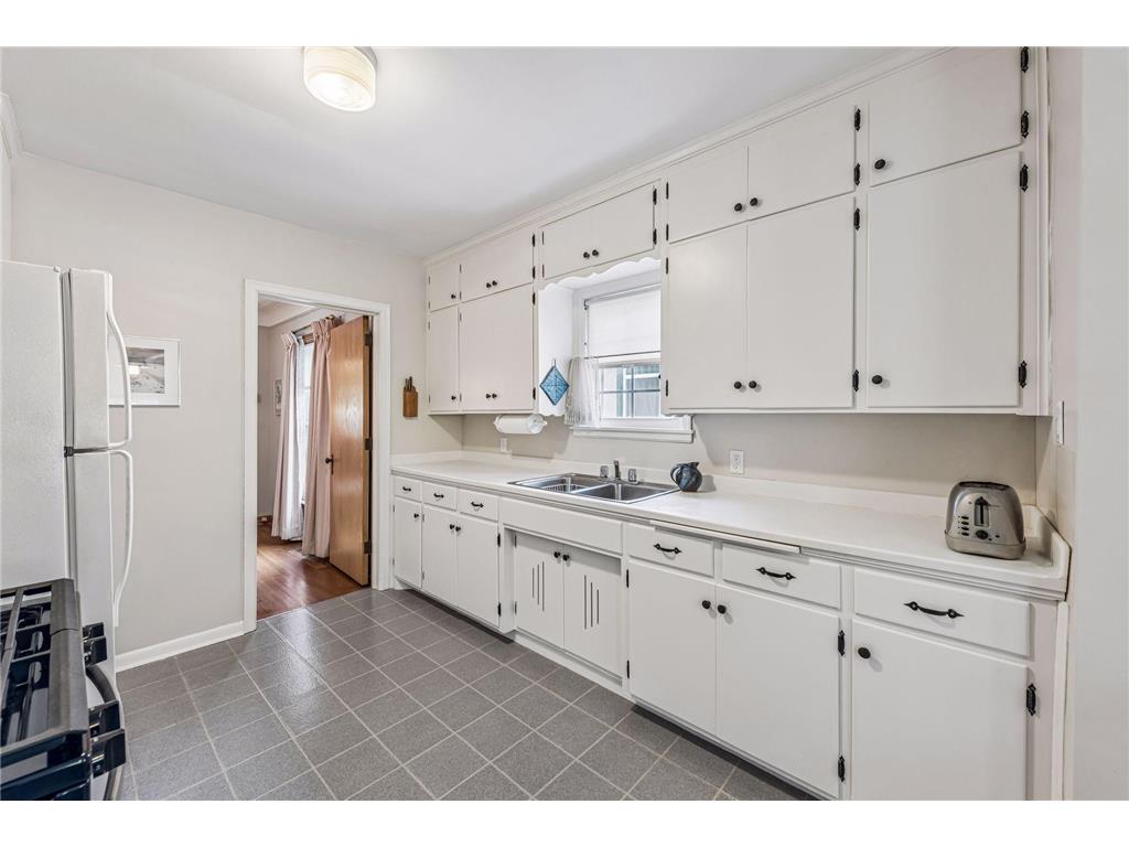 3353 Russell Avenue N Minneapolis MN 55412 7084652 image12