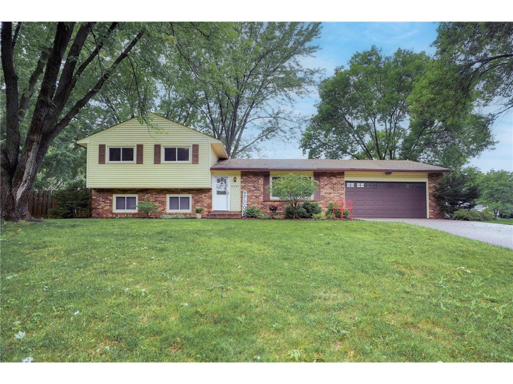 3355 Walnut Grove Lane N, Plymouth, MN 55447 MLS 6404592 Edina Realty