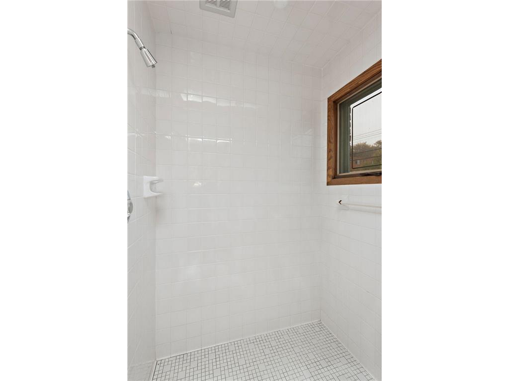 3359 Central Avenue NE Minneapolis MN 55418 6728474 image15