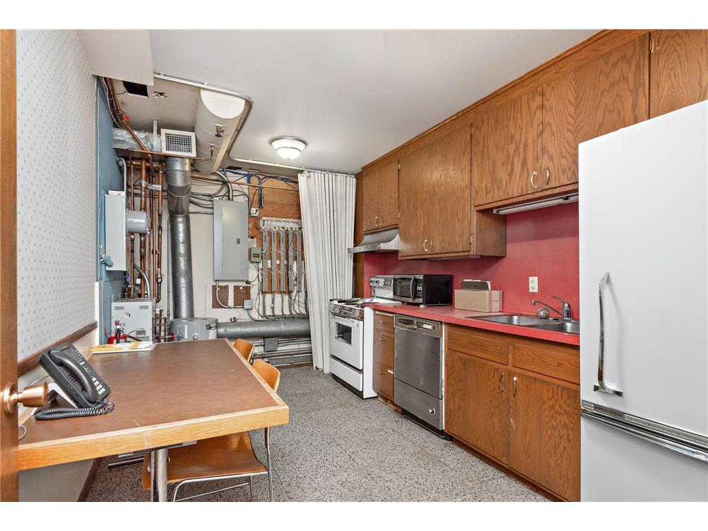 3359 Central Avenue NE Minneapolis MN 55418 6728474 image24