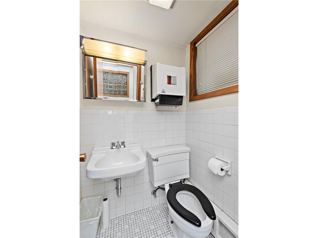 3359 Central Avenue NE Minneapolis MN 55418 6728474 image27